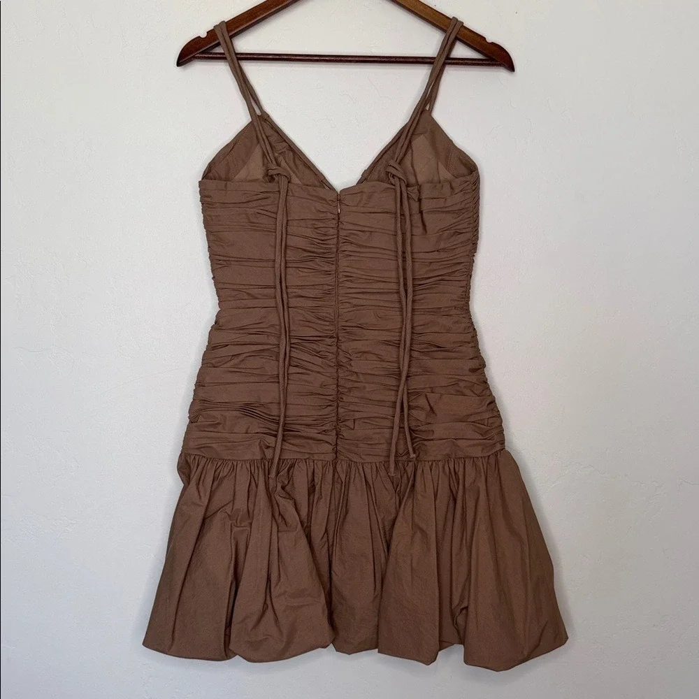 AMUR Annamarie Ruched Bubble Hem Mini Dress Taupe Size 4 NWOT - Picture 3 of 4